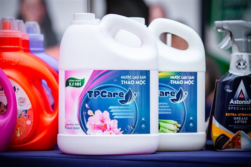 Dòng nước lau sàn nào vừa an toàn vừa lưu lại hương thơm mát?