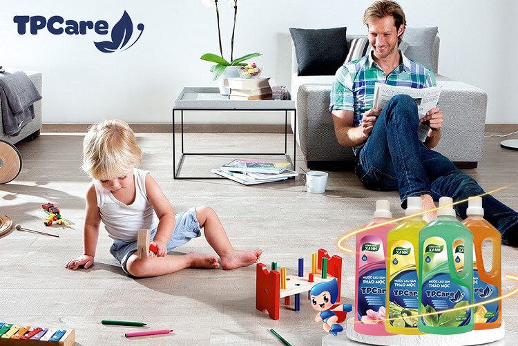 Sàn nhà ngát hương, bé vui chơi trọn vẹn