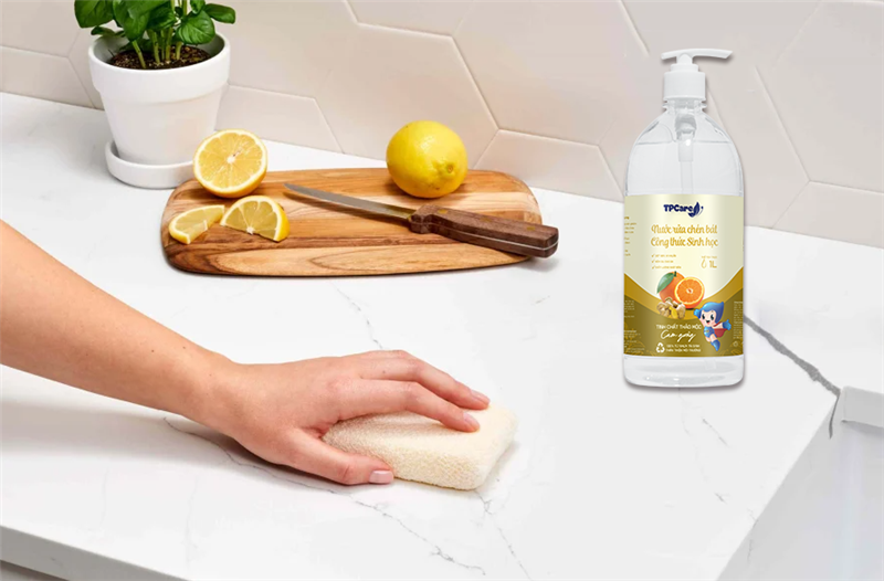 Làm thế nào để nước rửa bát không làm da tay bị khô và nứt nẻ