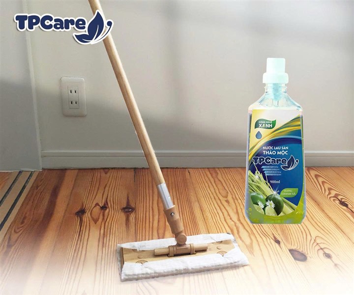 Nước lau sàn thảo mộc có an toàn cho thú cưng không?