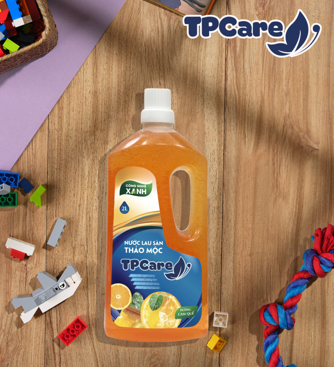 Nhẹ gánh dọn nhà ngày Tết nhờ nước lau sàn thảo mộc TPCare