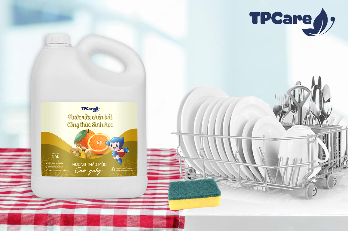 Với nước rửa bát TPCare, mẹ dễ dàng loại bỏ mùi hôi của cá, tôm và tỏi sau bữa ăn