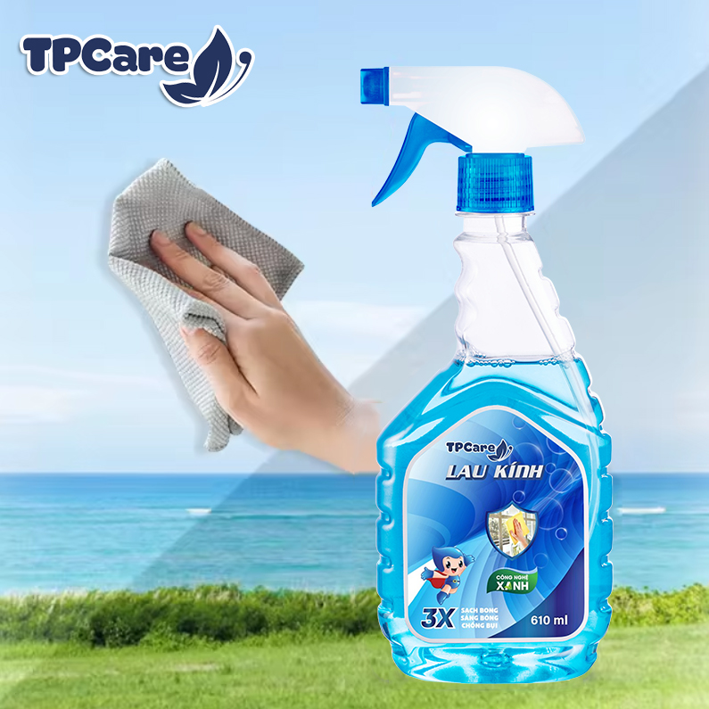Hướng dẫn chi tiết vệ sinh kính ô tô bằng nước lau kính