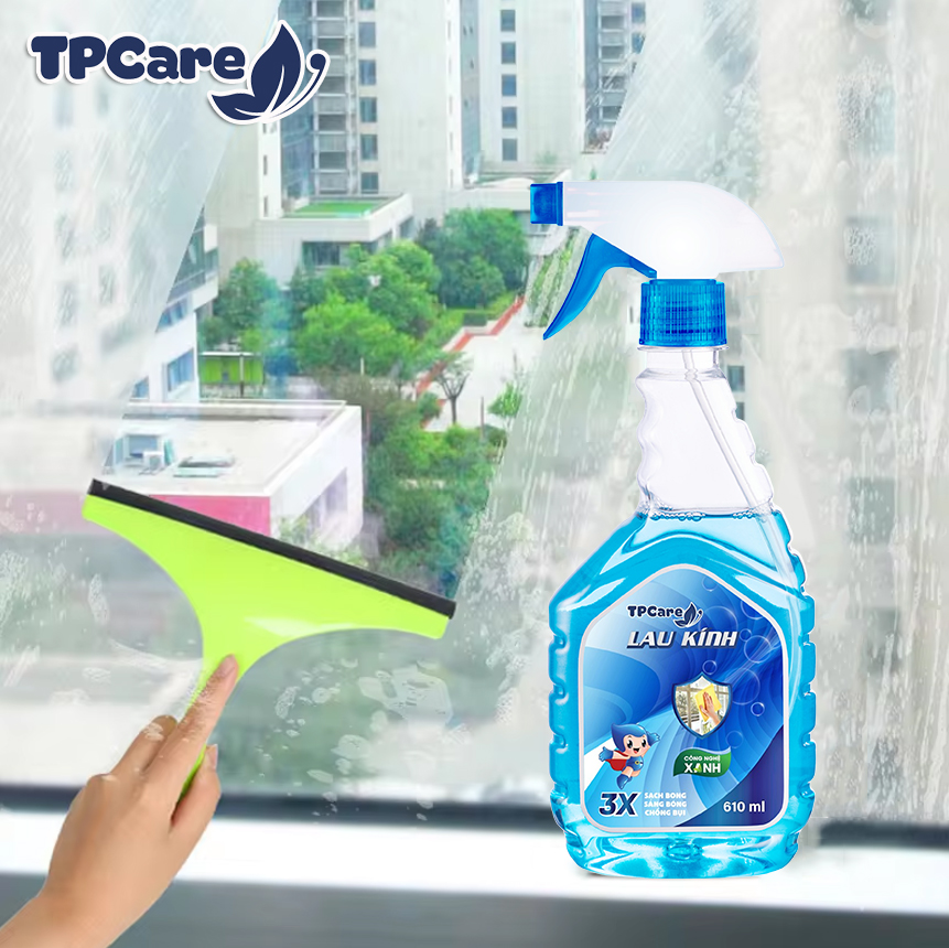 Hướng dẫn chi tiết vệ sinh kính ô tô bằng nước lau kính